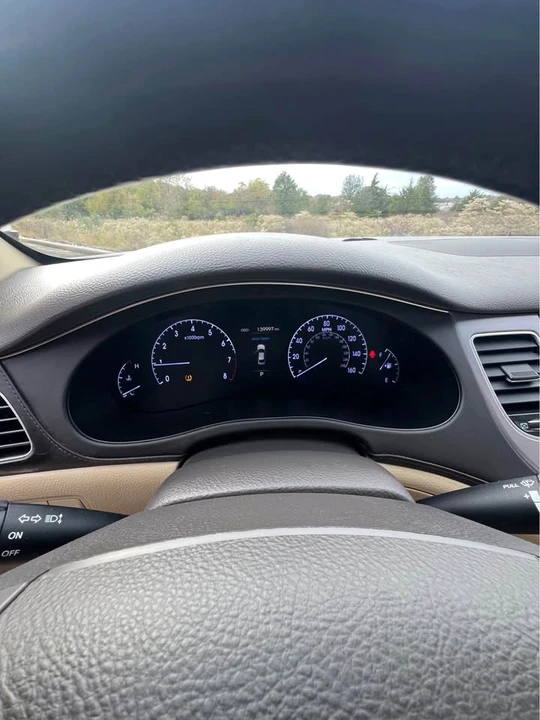 2013 Hyundai Genesis - Image 7 of 16