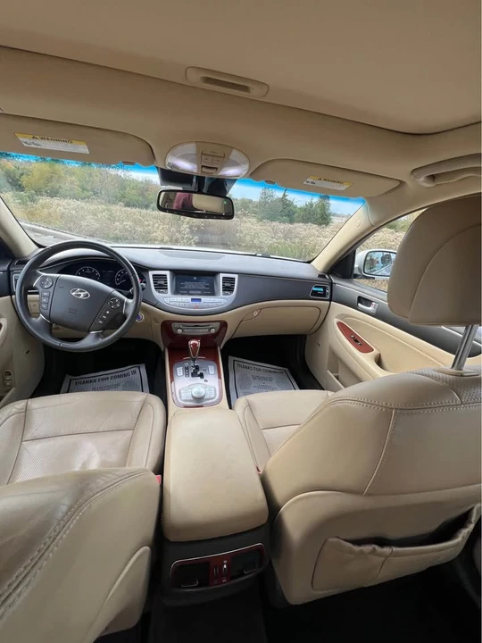 2013 Hyundai Genesis - Image 6 of 16