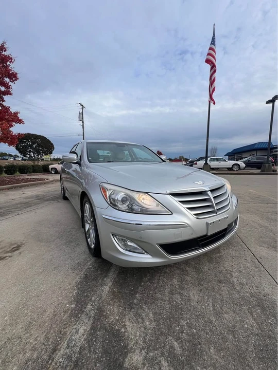 2013 Hyundai Genesis - Image 2 of 16