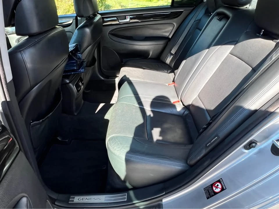 2013 Hyundai Genesis - Image 8 of 13