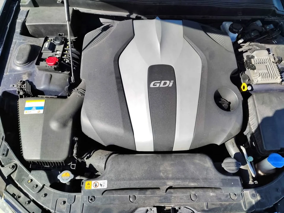 2013 Hyundai Genesis - Image 3 of 8
