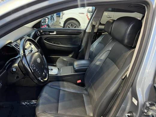 2013 Hyundai Genesis - Image 8 of 14