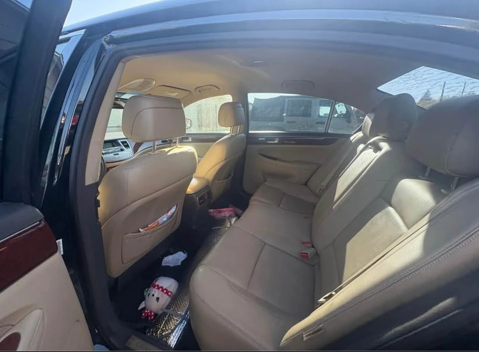 2013 Hyundai Genesis - Image 7 of 7