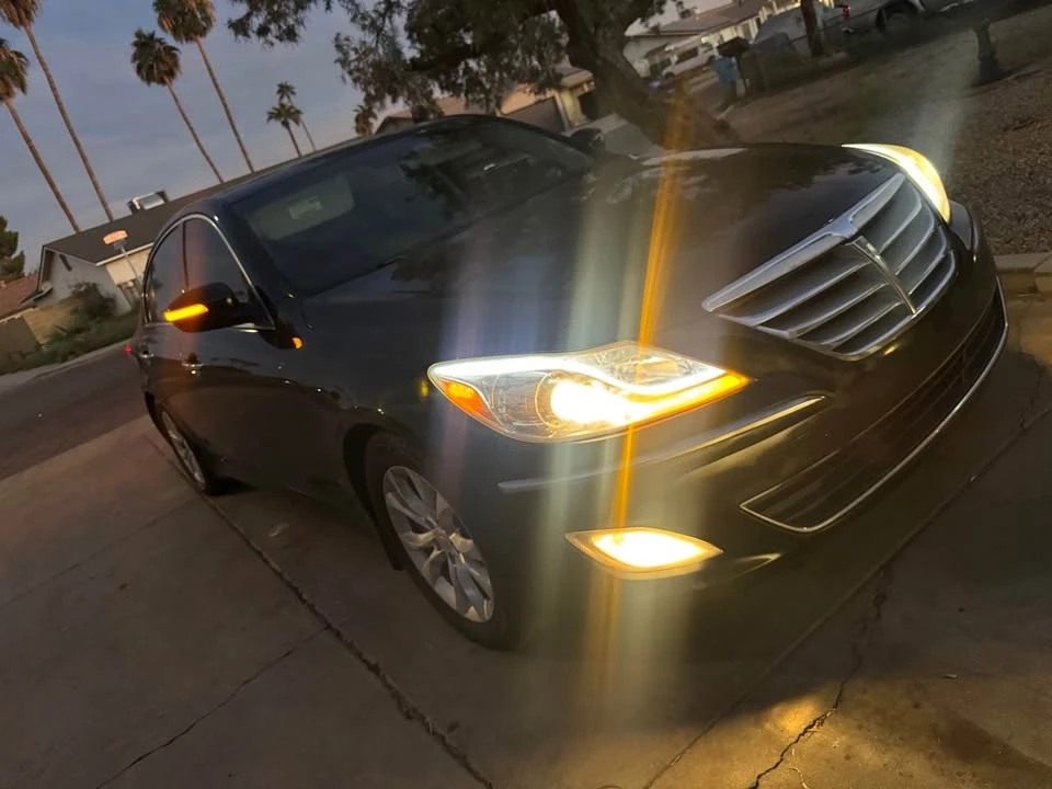 2013 Hyundai Genesis - Image 6 of 13