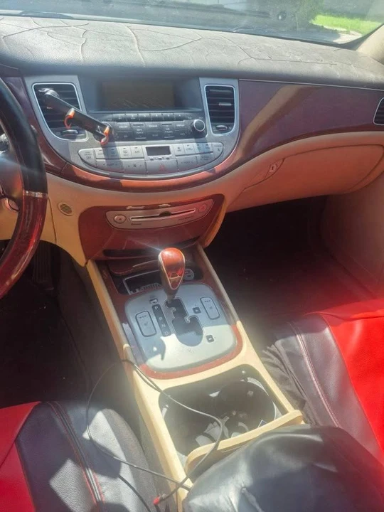2013 Hyundai Genesis - Image 4 of 6