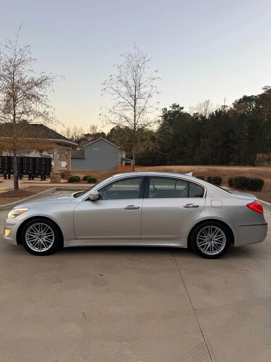 2013 Hyundai Genesis - Image 16 of 16