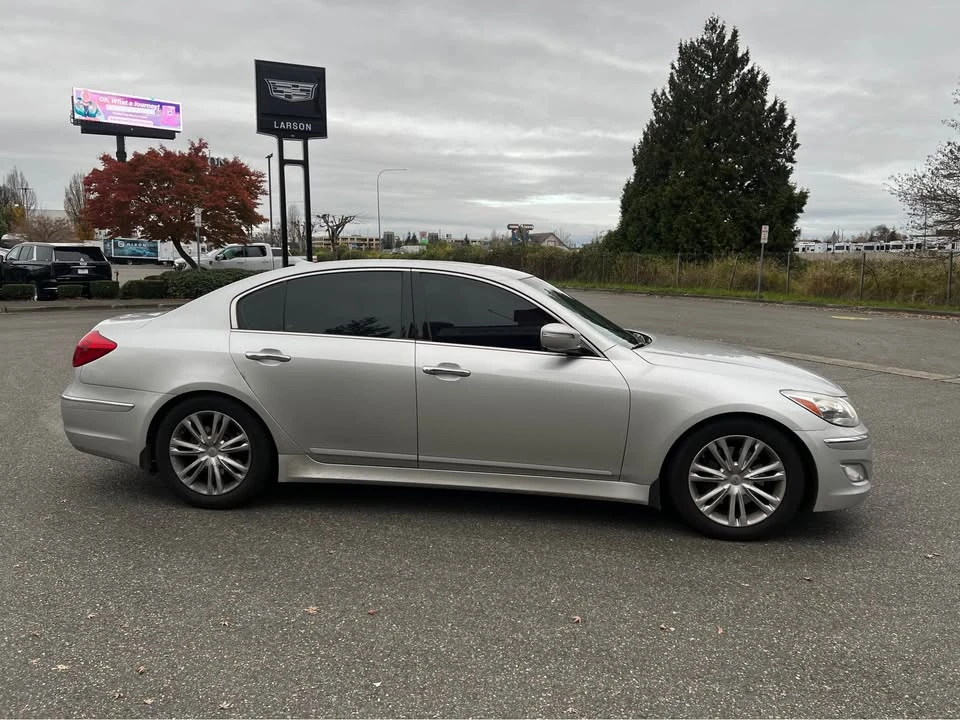 2013 Hyundai Genesis - Image 4 of 7