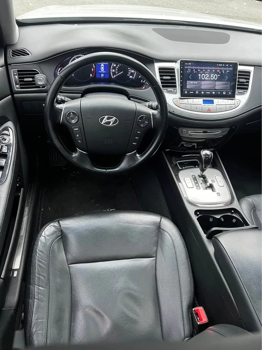 2013 Hyundai Genesis - Image 7 of 7