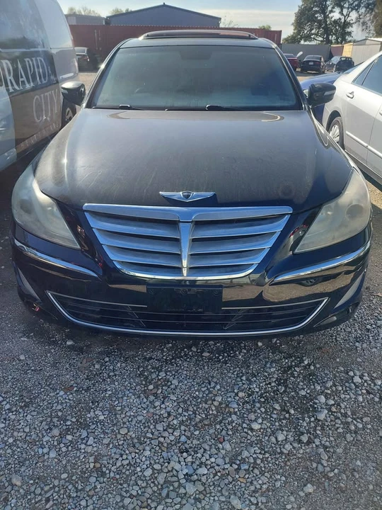2013 Hyundai Genesis - Image 5 of 5