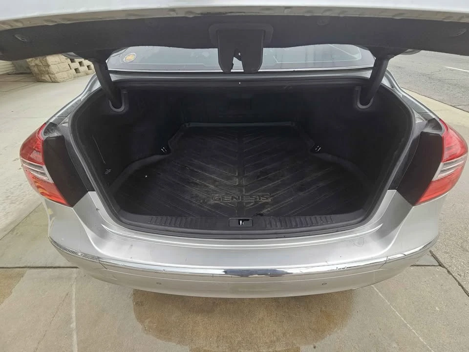 2013 Hyundai Genesis - Image 8 of 13
