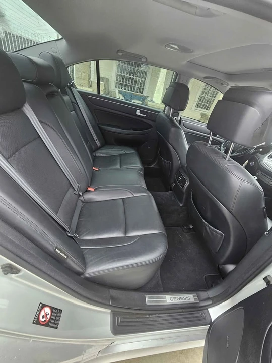 2013 Hyundai Genesis - Image 6 of 13
