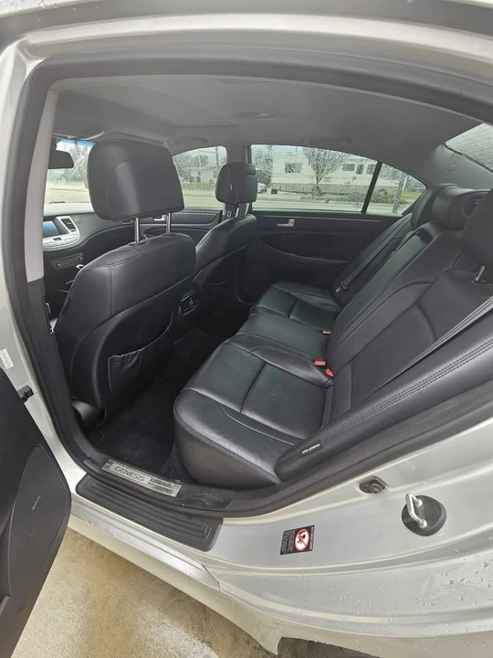 2013 Hyundai Genesis - Image 9 of 13