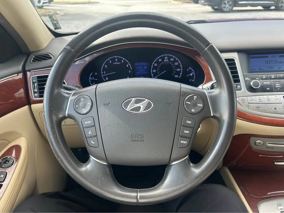 2013 Hyundai Genesis - Image 10 of 13
