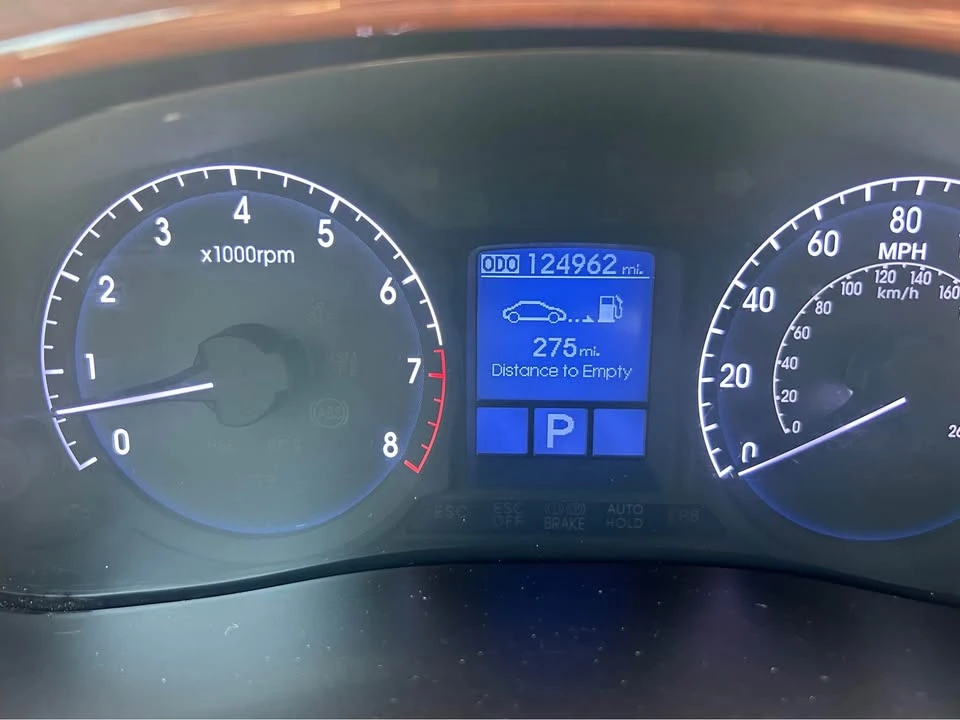 2013 Hyundai Genesis - Image 12 of 13