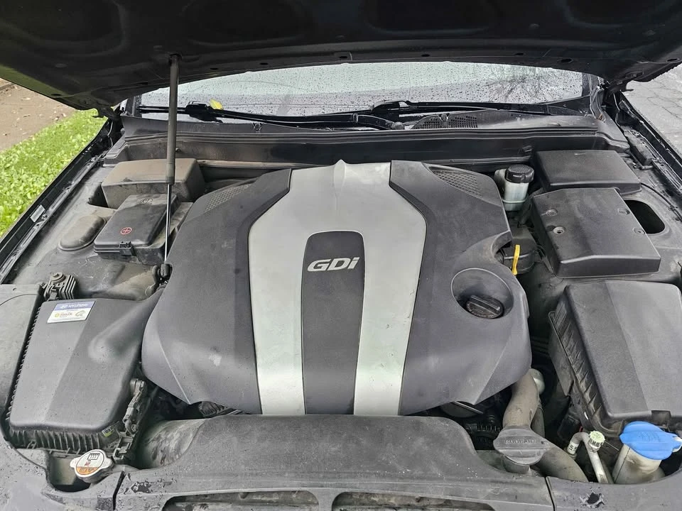 2013 Hyundai Genesis - Image 5 of 8