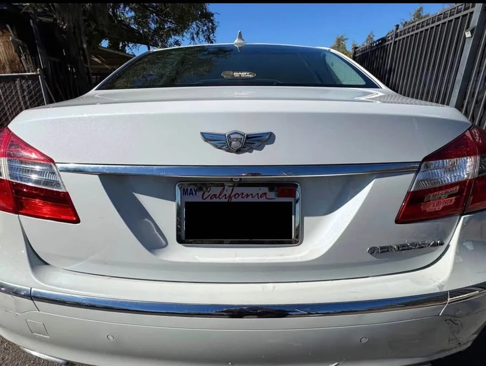 2013 Hyundai Genesis - Image 6 of 9