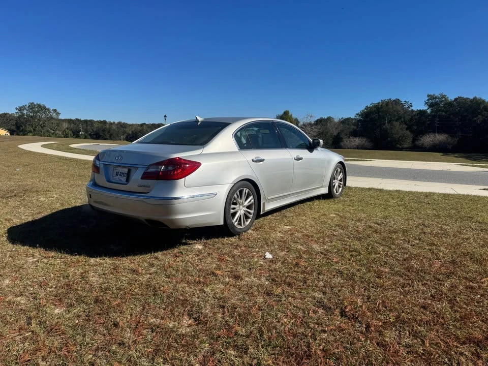 2013 Hyundai Genesis - Image 4 of 8