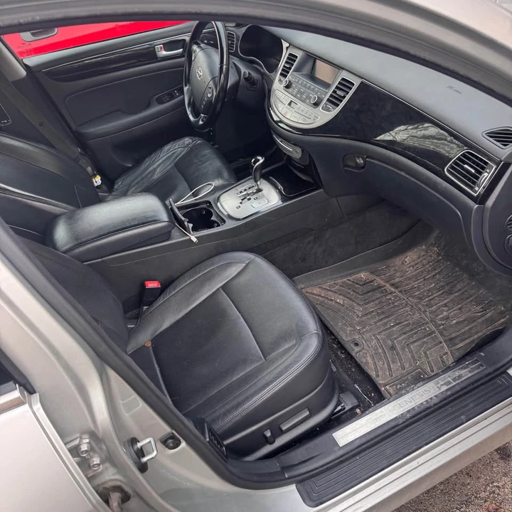 2013 Hyundai Genesis - Image 5 of 6