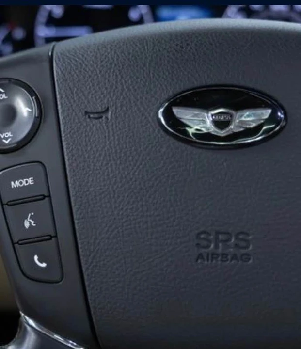 2013 Hyundai Genesis - Image 7 of 9