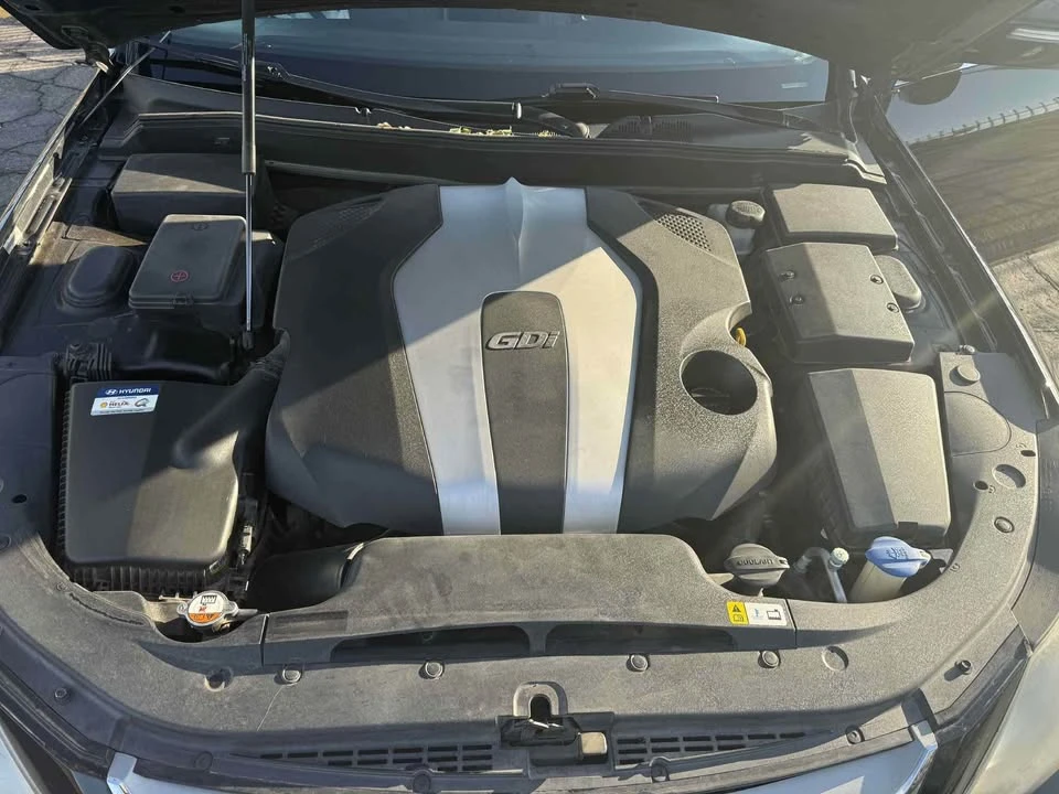 2013 Hyundai Genesis - Image 5 of 11