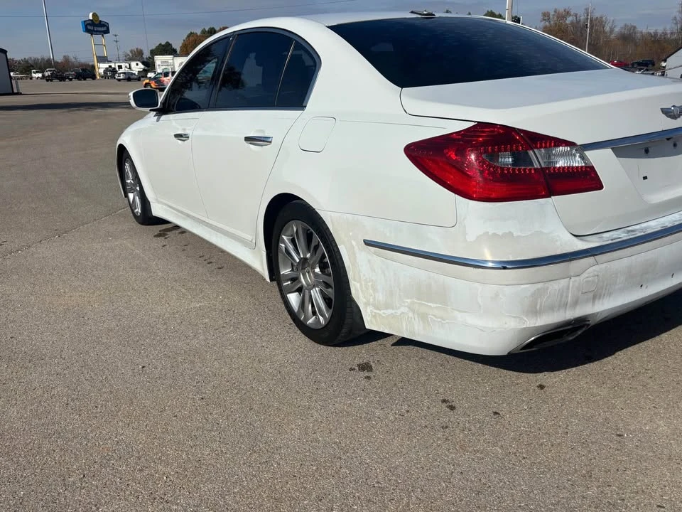 2013 Hyundai Genesis - Image 6 of 12