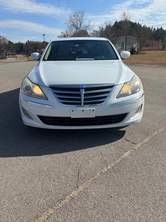 2013 Hyundai Genesis - Image 11 of 12