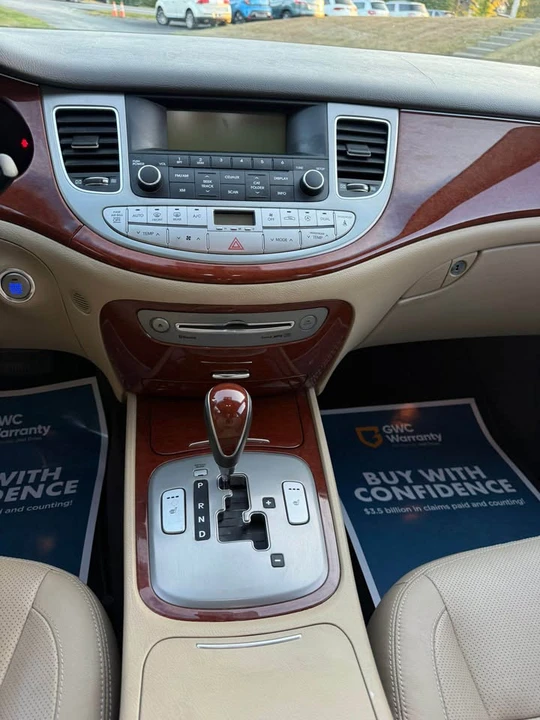 2013 Hyundai Genesis - Image 16 of 19