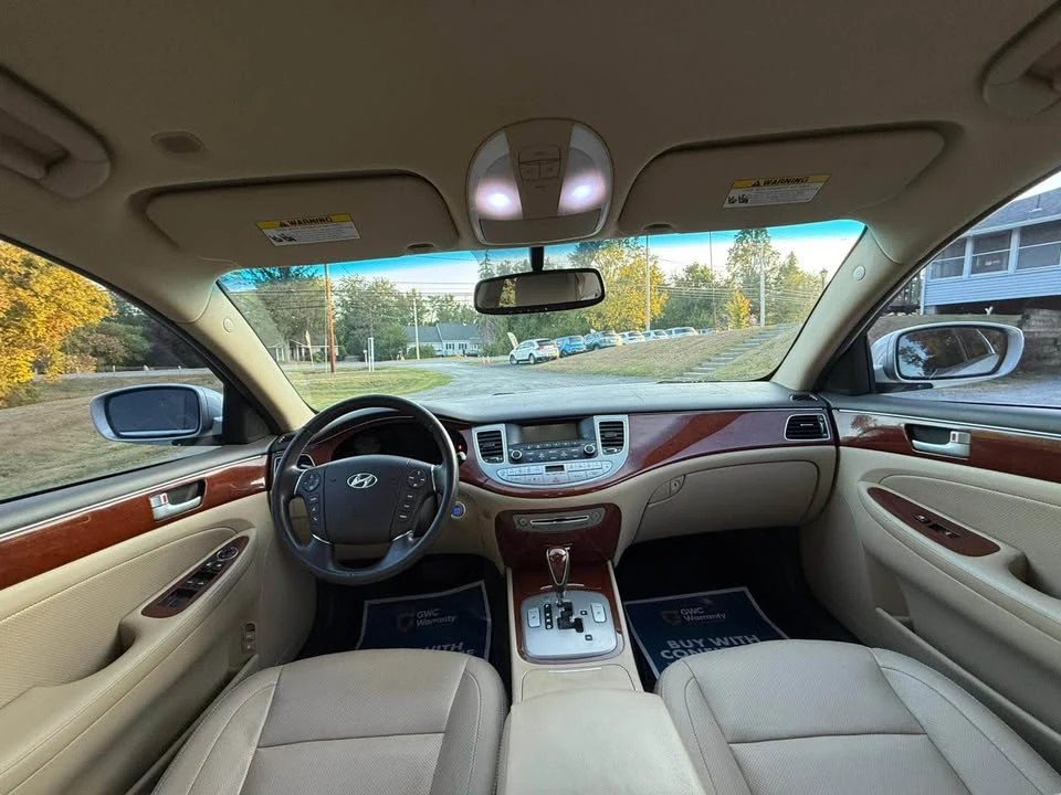 2013 Hyundai Genesis - Image 18 of 19