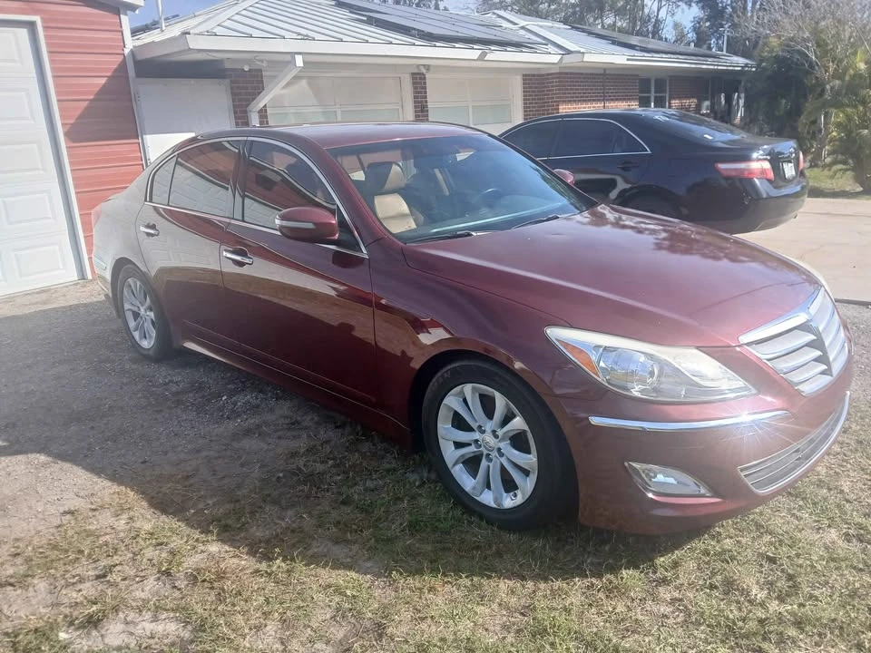 2013 Hyundai Genesis - Image 2 of 12