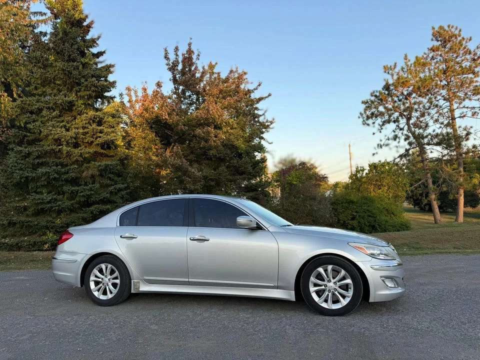 2013 Hyundai Genesis - Image 6 of 19