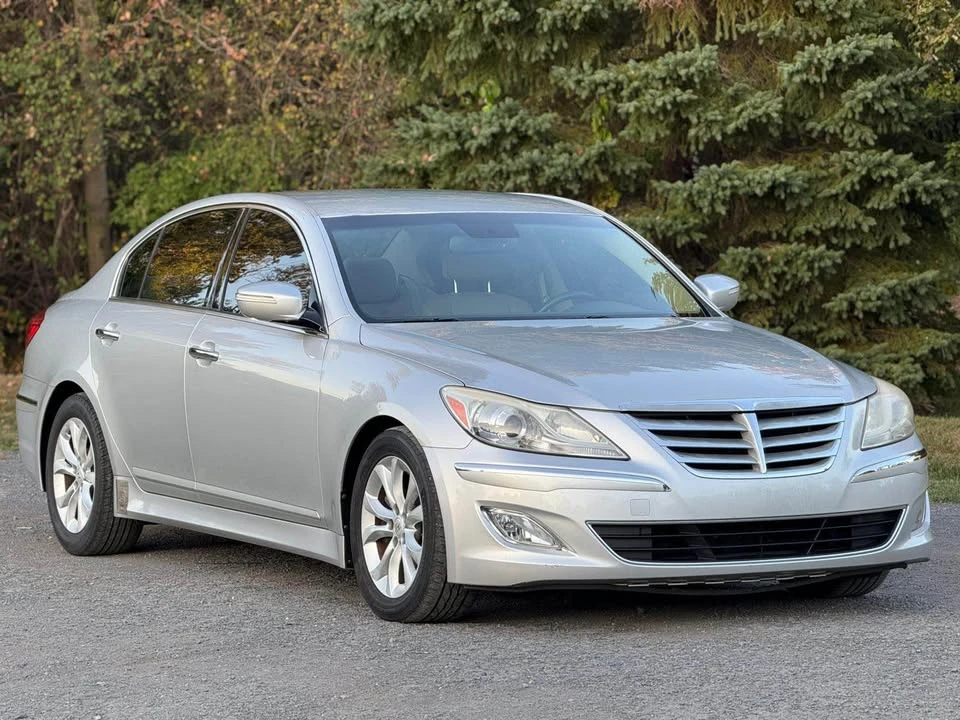 2013 Hyundai Genesis - Image 5 of 19