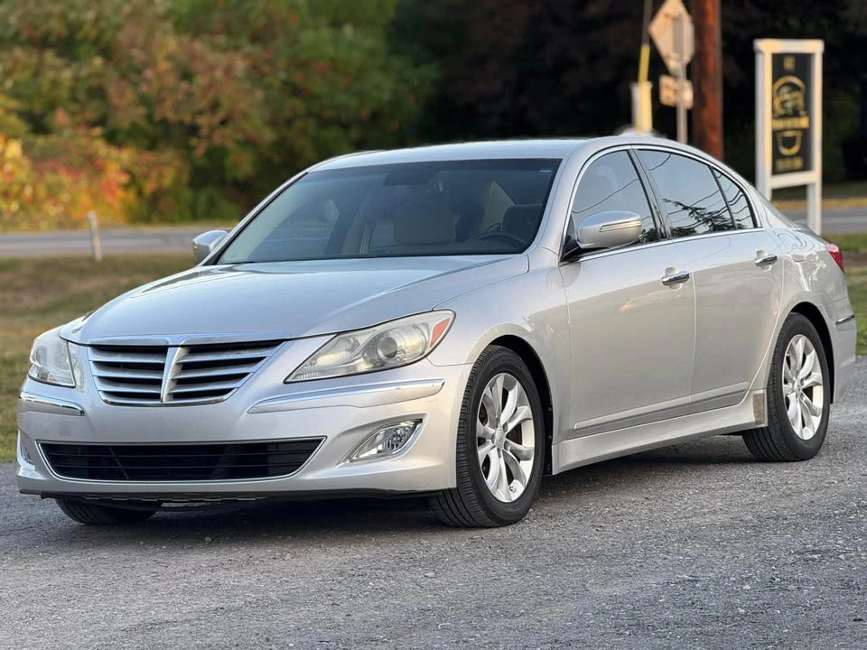 2013 Hyundai Genesis - Image 9 of 19