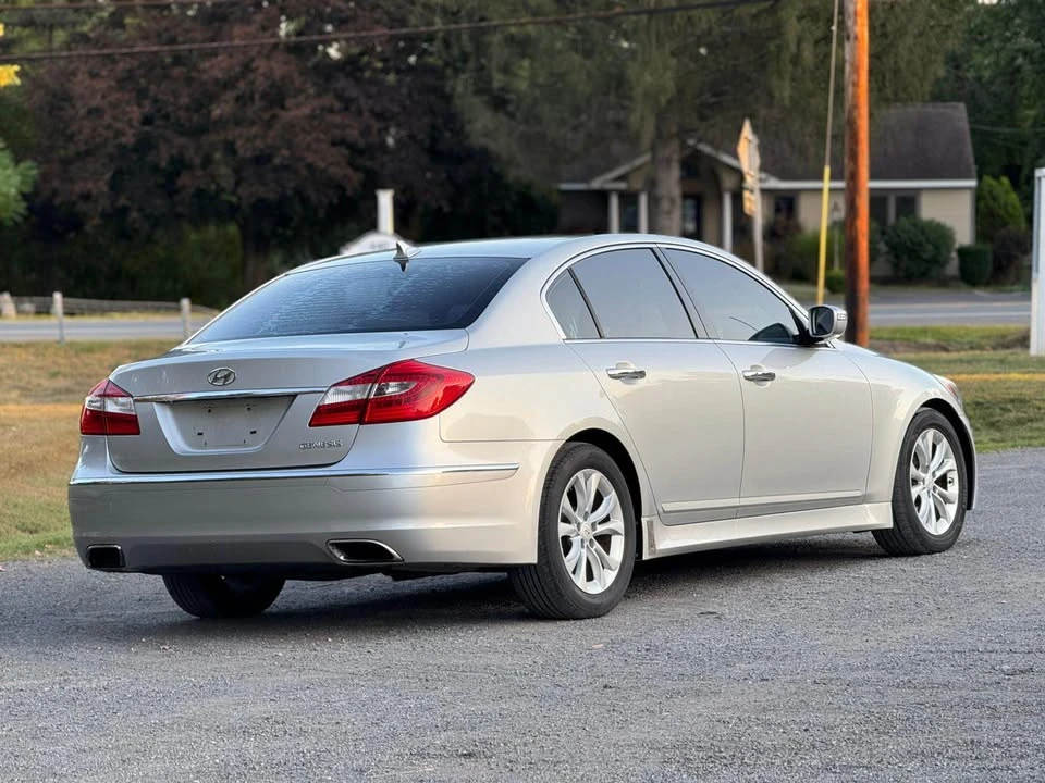 2013 Hyundai Genesis - Image 4 of 19
