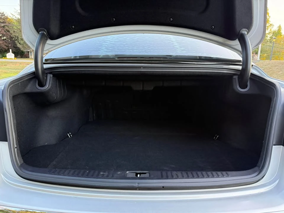 2013 Hyundai Genesis - Image 15 of 19