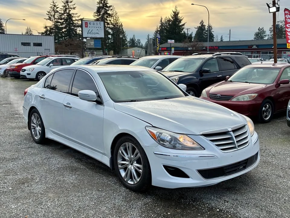 2013 Hyundai Genesis - Image 3 of 12