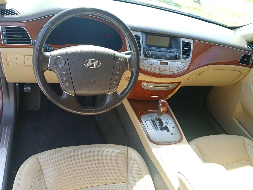 2013 Hyundai Genesis - Image 10 of 12