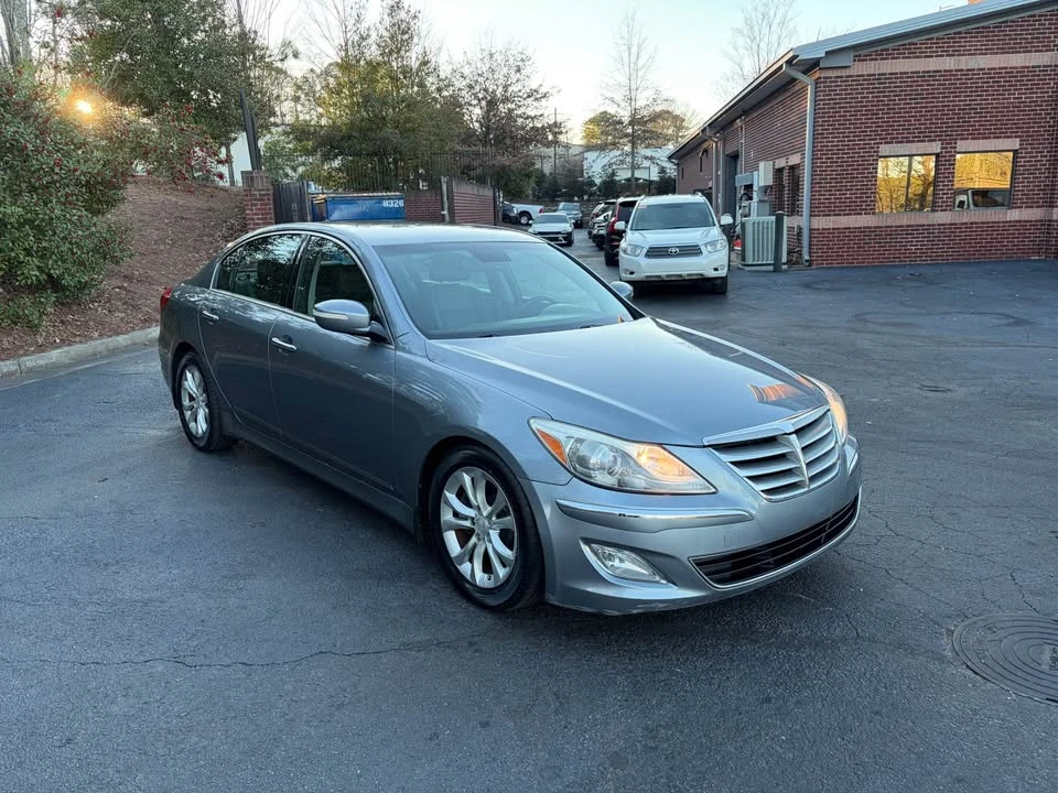 2013 Hyundai Genesis - Image 3 of 18