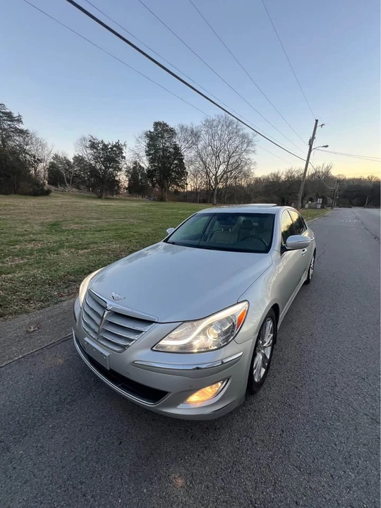 2013 Hyundai Genesis - Image 2 of 17