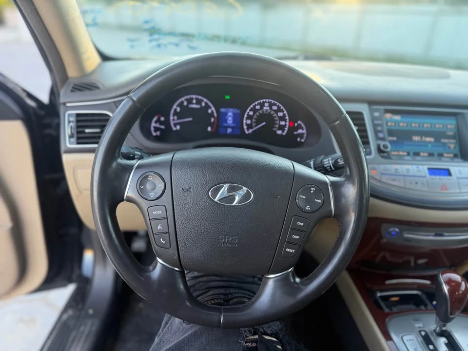 2013 Hyundai Genesis - Image 17 of 17