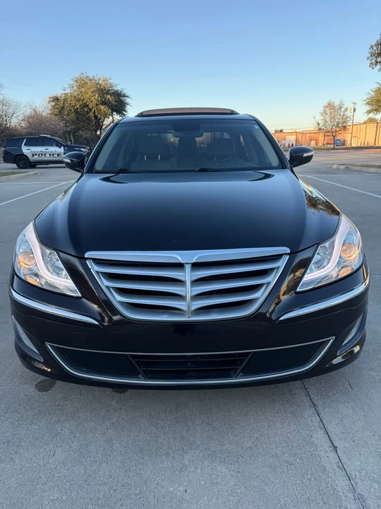 2013 Hyundai Genesis - Image 4 of 17