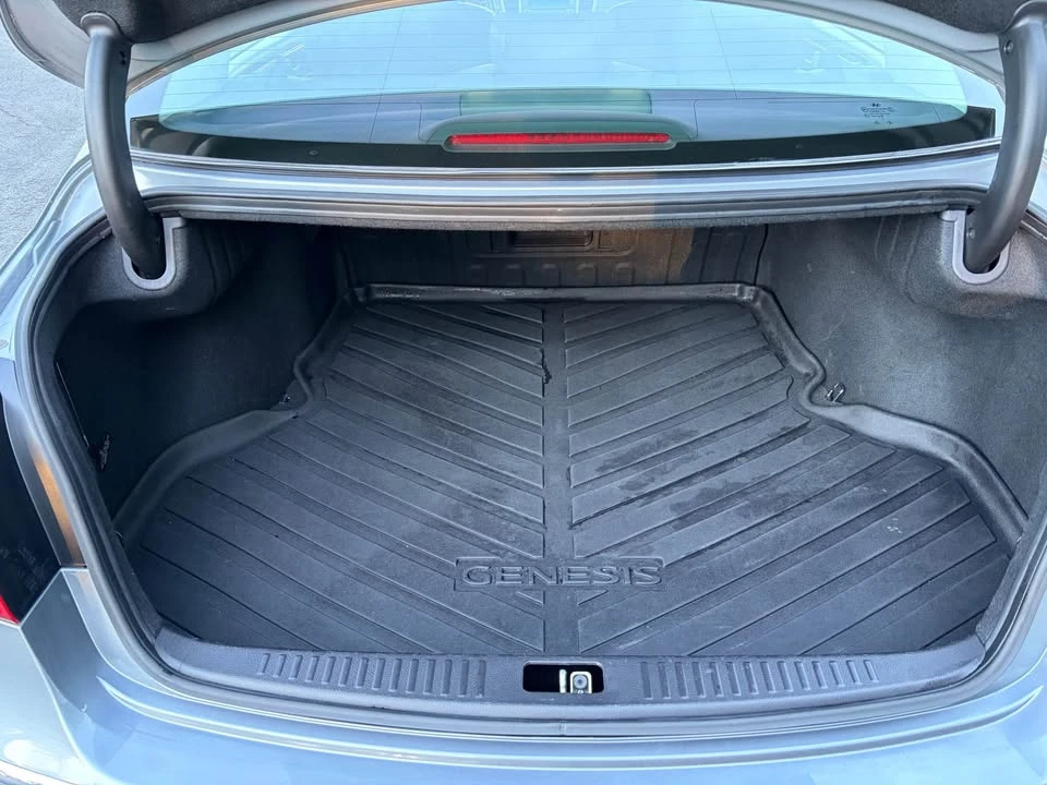 2013 Hyundai Genesis - Image 14 of 18