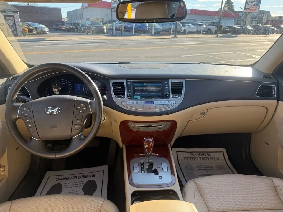 2013 Hyundai Genesis - Image 11 of 17