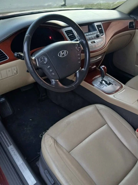 2013 Hyundai Genesis - Image 6 of 7
