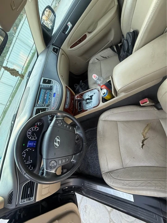 2013 Hyundai Genesis - Image 16 of 17