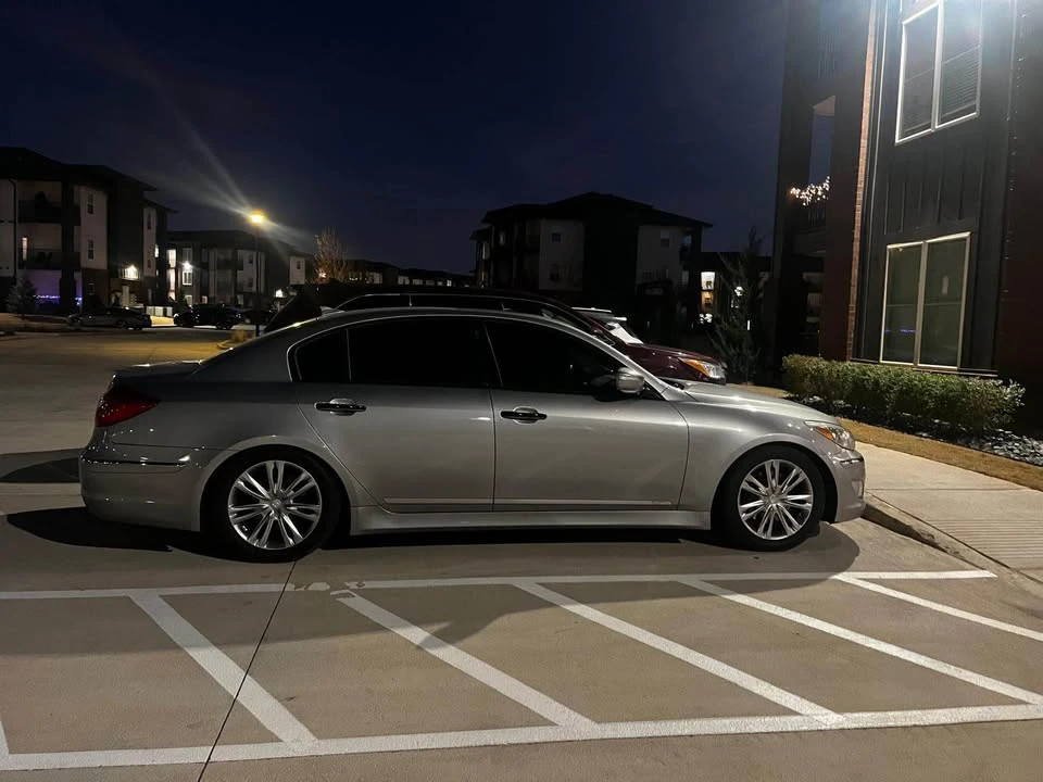 2013 Hyundai Genesis - Image 7 of 12