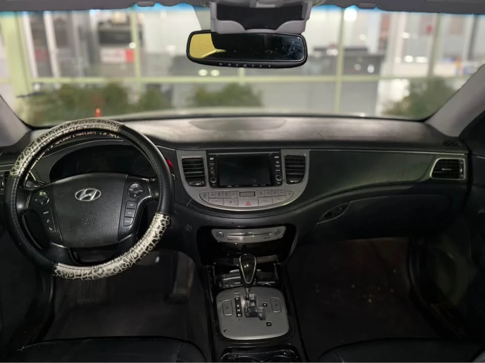 2013 Hyundai Genesis - Image 6 of 8