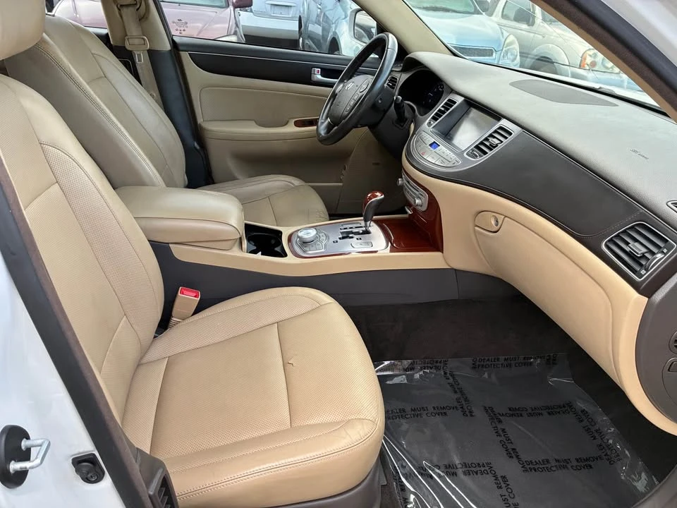 2013 Hyundai Genesis - Image 8 of 12