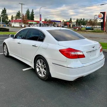 2013 Hyundai Genesis 3.8 Sedan