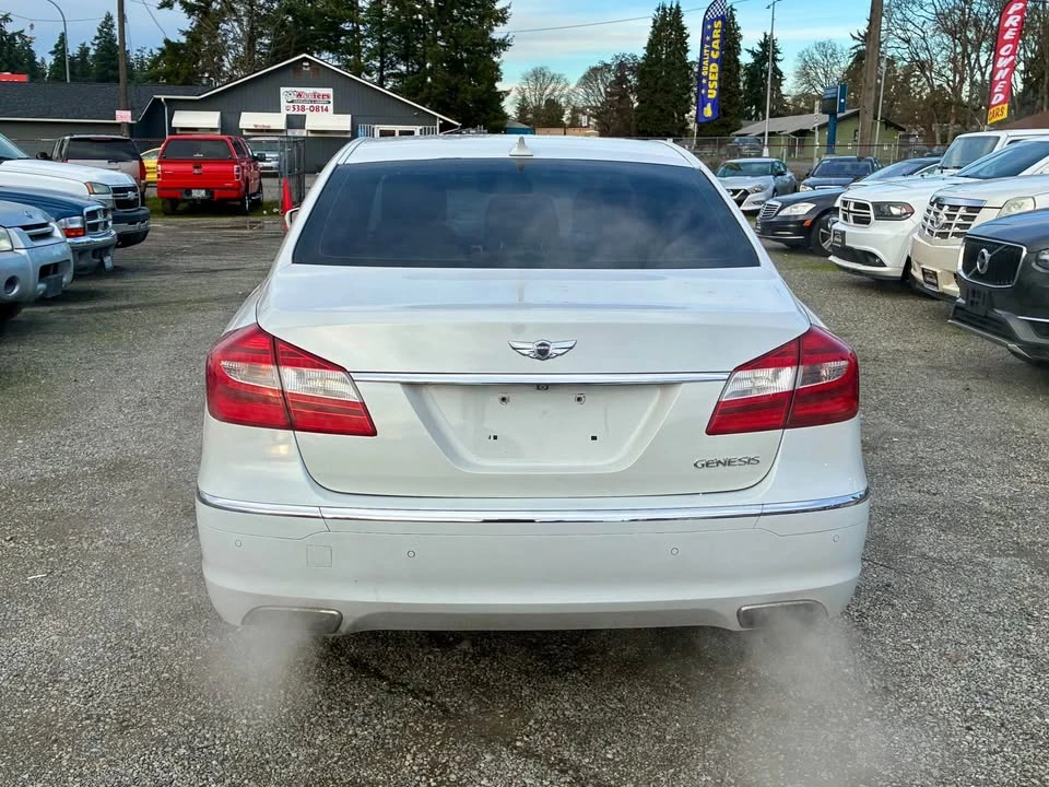 2013 Hyundai Genesis - Image 5 of 12