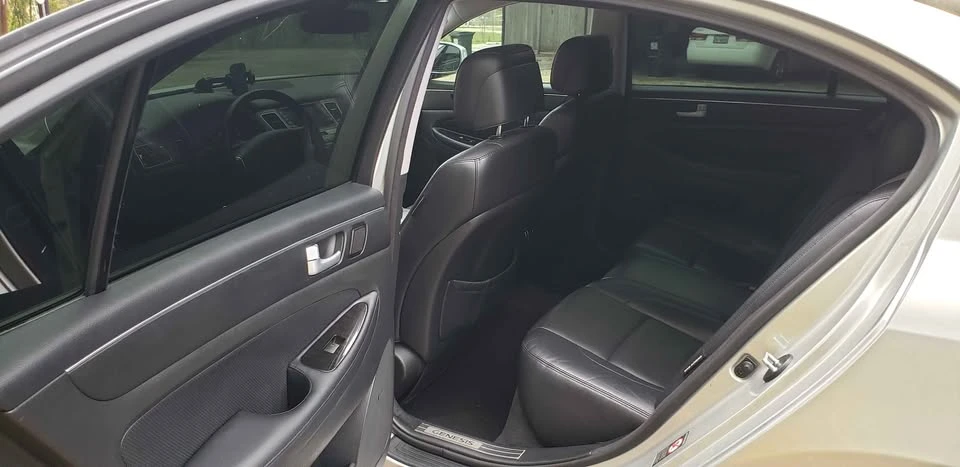 2013 Hyundai Genesis - Image 7 of 11